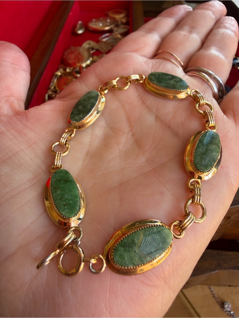 1/20 12K Gold Filled Green Jade Cabochon Link Bracelet. - Picture 8 of 17